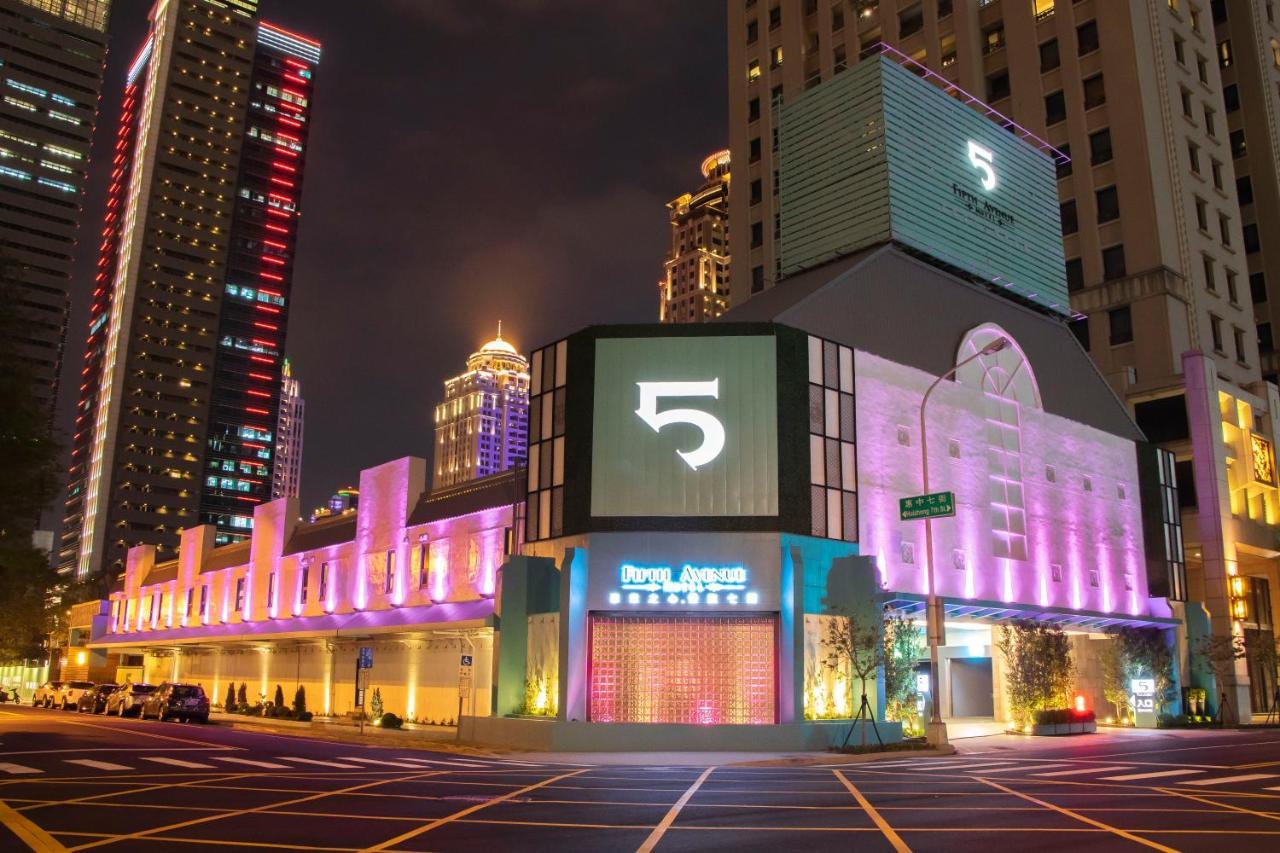 Fifth Avenue Motel Taichung Esterno foto