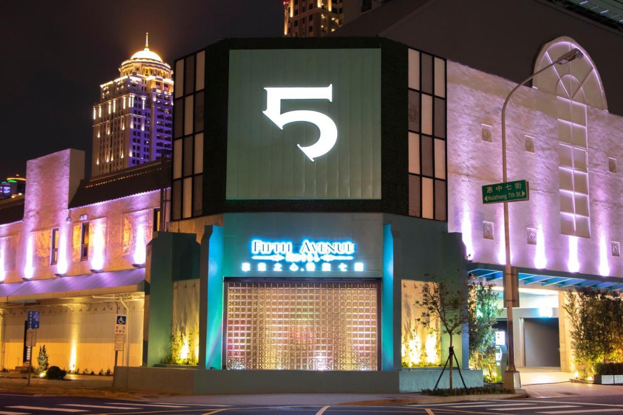Fifth Avenue Motel Taichung Esterno foto